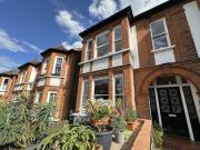 Sunny 1 Bed Flat All Bills Inc. short term let