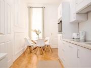 Sunny 1BR Appartment I Shopping I 2 min to U1...