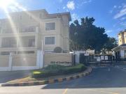 sunny 3rd floor apartment in hill of.