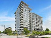 Sunny and Spacious 1 Bedroom with Study and Large...