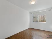 Sunny apartment with parking