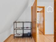 Sunny centrally located top floor apartment, Jena...