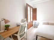 Sunny double bedroom in El Raval