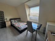 Sunny Double Bedsit in South Kensington SW7