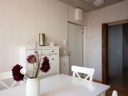 Sunny petit apartment located in a quiet neighbourhood,...