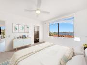 Sunny Renovated Apartment with Iconic Sydney Harbour Views