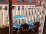 Sunny rooftop apartment with big balcony in Prenzlauer...