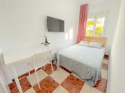 Sunny room near center with double bed, WIFI and TV for...