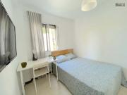Sunny room near center with double bed, WIFI and TV for...