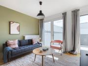 Sunny Rudolfsheim Fünfhaus 2BR w/ Terrace & Elev, Vienna...