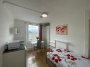 Sunny Single Bedsit on a High Floor