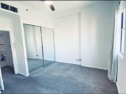 Sunny Spacious Apartment with Balcony