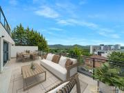 Sunny & Spacious Entertainers Delight