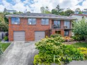 Sunny Trevallyn Family Living With Views!