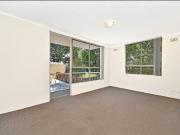 Super Convenient Location Updated Bright & Sunny Apartment