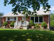 SUPER CUTE 2 Bdrm Lower Level! Avail. Sept 1st