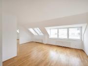 Super geschnittene 2 Zimmer Wohnung im Dachgeschoss!