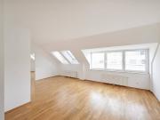 Super geschnittene 2 Zimmer Wohnung im Dachgeschoss!