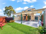 Super hilltop freestanding townhouse