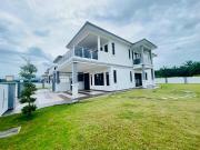 Super Low Density [ Semi D 2 Storey with backyard 20feet...