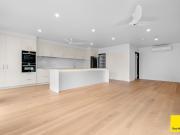 Super Modern Aprtment in Central Location!