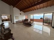 Súper penthouse dúplex clásico para remodelar en Castropol