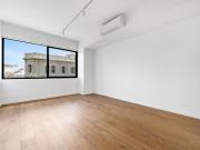 Super sized 1 bedroom on CBD fringe