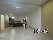 Super Value Low Density With Lift 1300sqft Condo Lakes...