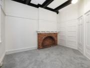 Superb Art Deco Apartment Meters From The Waters Edge