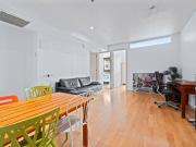 Superb CBD Apartment in the Heart of Melbourne!