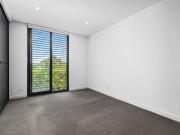 SUPERB CONTEMPORARY LIVING IN 'HARBOUR MILL'