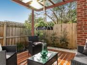 Superb & Convenient Townhouse!