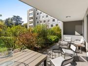 Superb furnished apartment in residence with private park