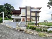 Superb Modern Contemporary Home with Overlooking View...