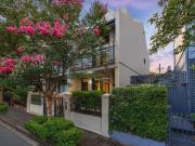 Superb Modern Terrace of Exceptional Craft, RLA to...