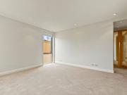 Superb Spacious Three Bedroom Apartment with Harbour... Superb Spacious Three Bedroom Apartment with Harbour...