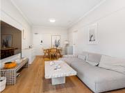 Superb Top Floor Apartment Overlooking Botany Bay