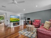 Superb Townhouse with Ducted Air & Solar Power!