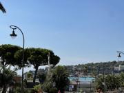 SUPERBE 3P BORD DE MER ROQUEBRUNE