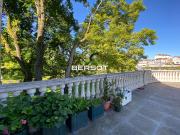 Vaste appartement T6 avec terrasse et parking privatif...