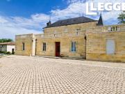 Superbe château de 5 chambres, piscine chauffée, putting...