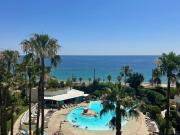 SUPERBE DEUX PIECES EN FRONT DE MER AVEC PARKING