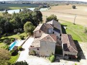 Superbe Domaine avec Tour Médiévale et Piscine près de...