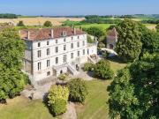 Superbe Domaine Rénové du XIXe Siècle au Cœur de la Sud...