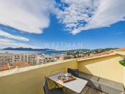 Superbe duplex avec terrasse tropézienne et vue mer...