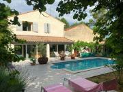 Superbe maison de ville avec jardin et piscine au calme