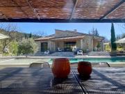 Superbe maison en pierres avec piscine dans le Luberon