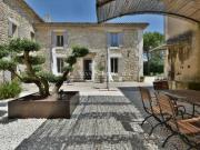 Superbe Mas en pierre à Ménerbes avec piscine Au c½ur du tri