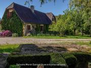 Superbe Périgourdine nichée dans un écrin de verdure