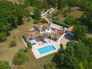 Superbe propriété au calme avec piscine et grand terrain...